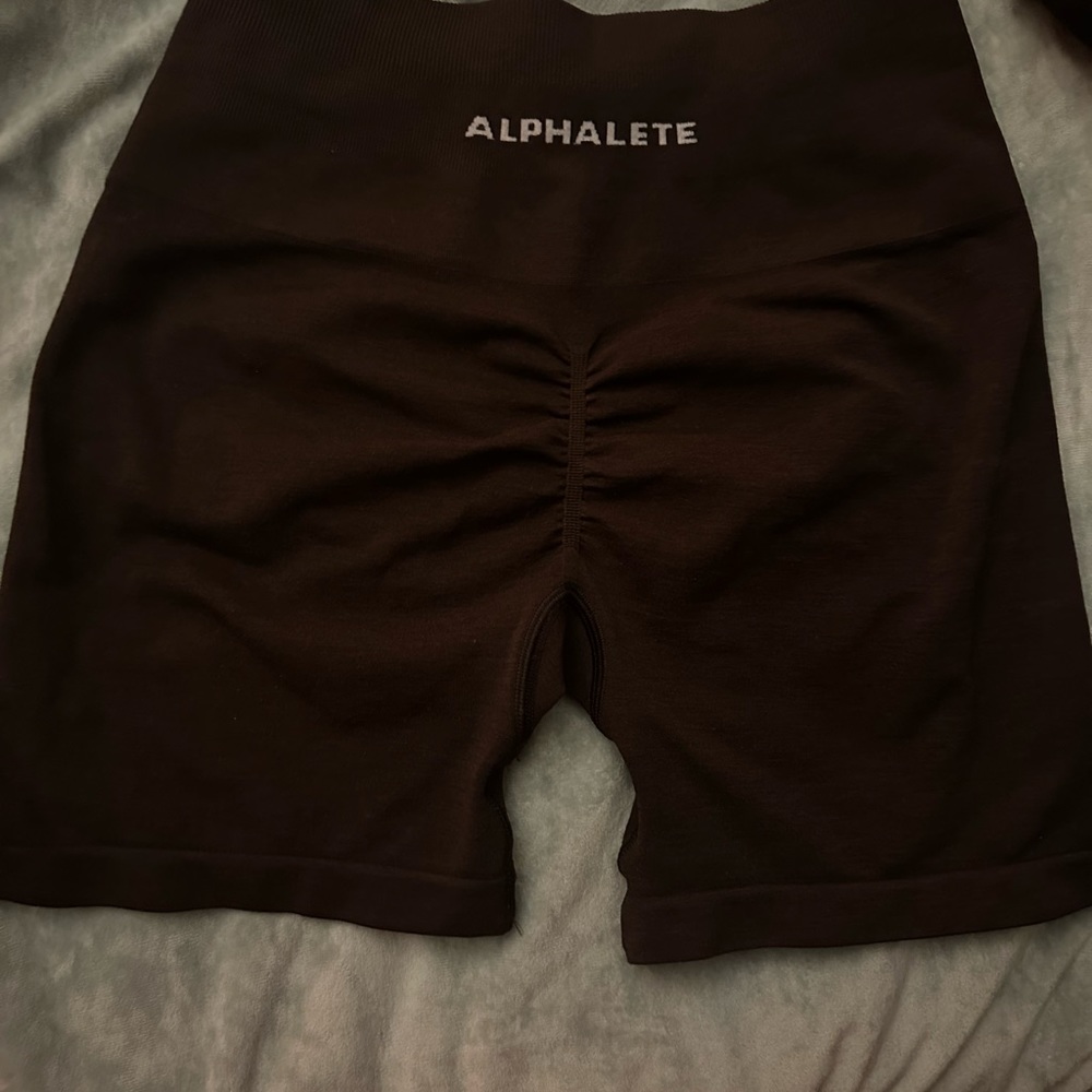 Alphalete amplify shorts